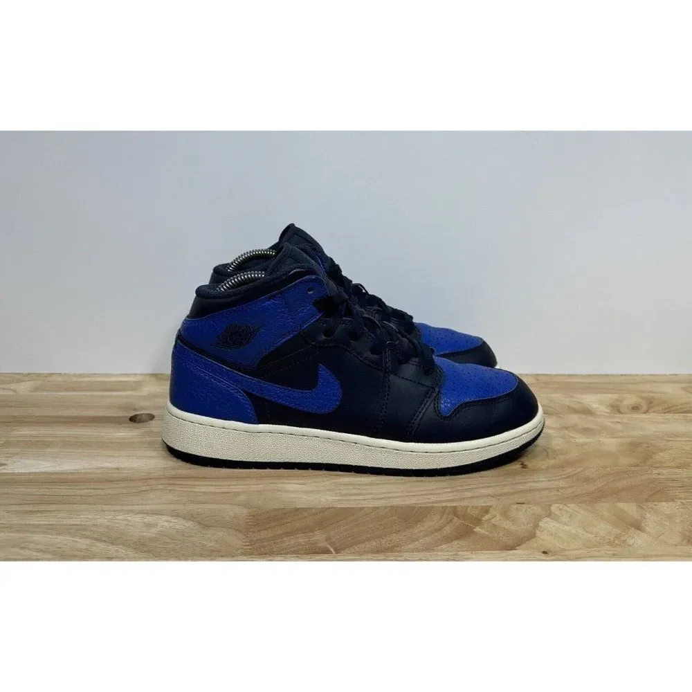 Jordan 1 Retro Mid GS Obsidian Royal 2017 Size 6.5Y / Women’s 8 554725-412